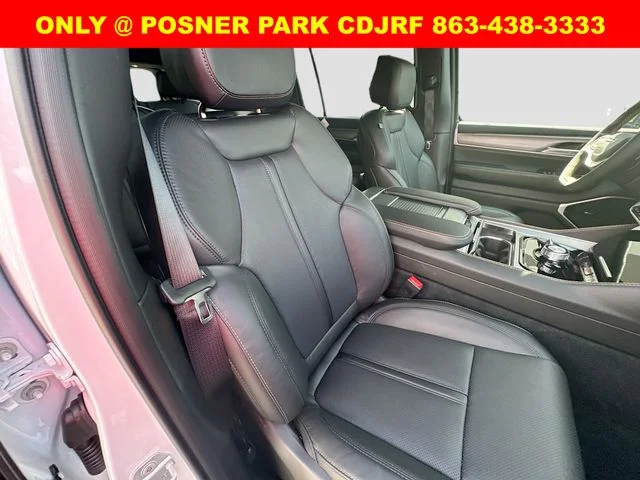 New 2026 Bright White Clear-Coat Exterior Paint Jeep Grand Wagoneer image 31