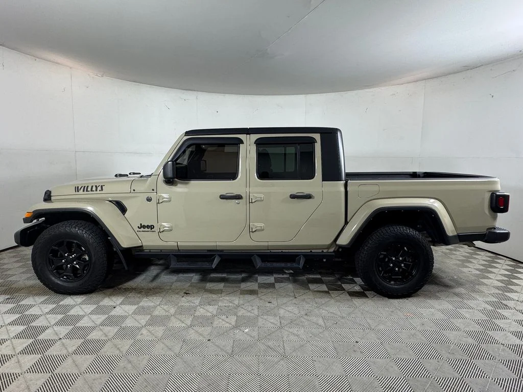 Used 2022 Beige Jeep Willys image 7