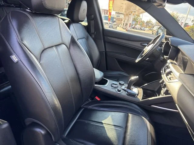 2023 Alfa Romeo Stelvio Ti - Photo 15