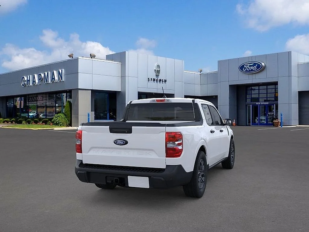 New 2026 Oxford White Ford XLT image 8