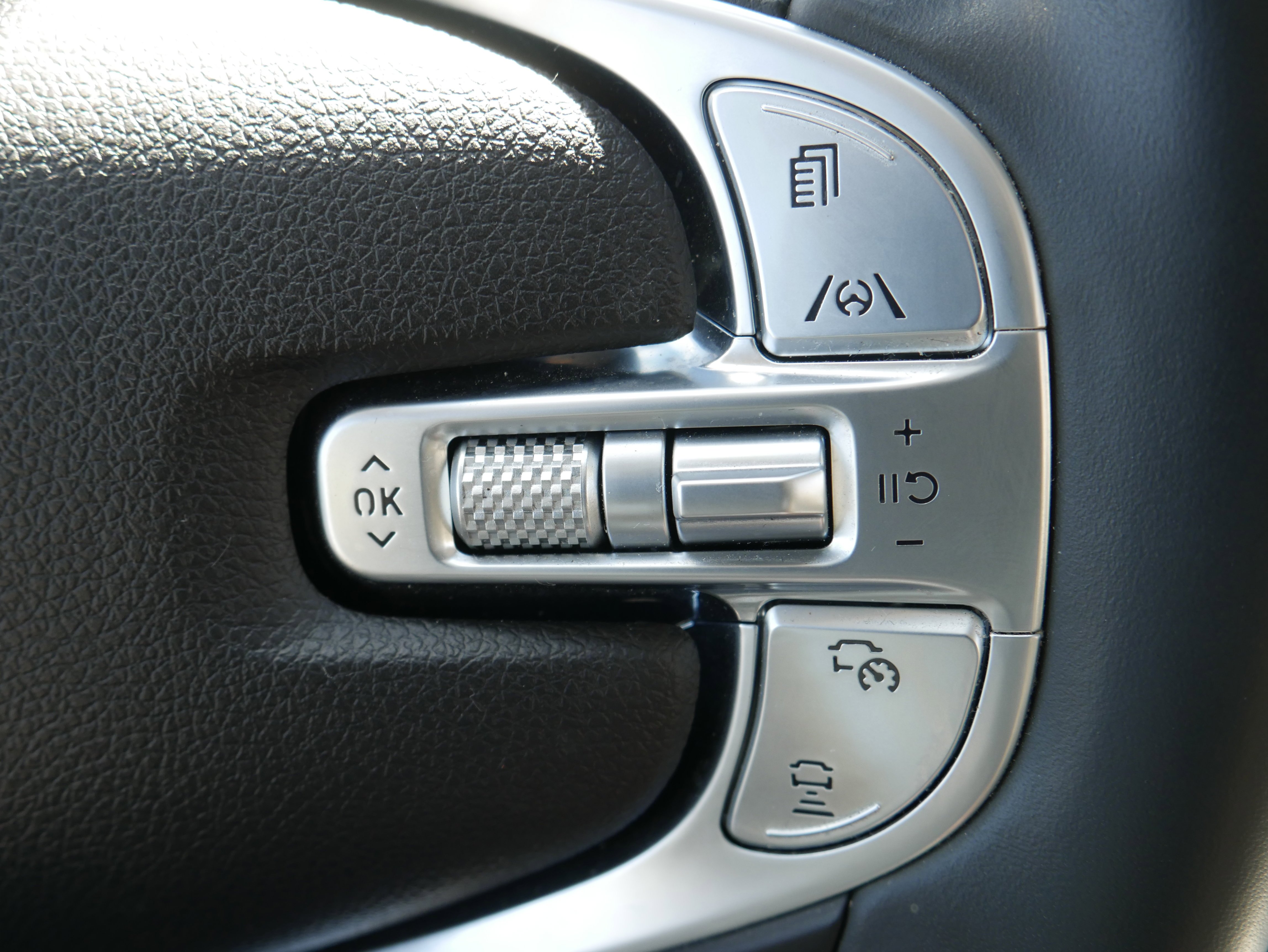 Used 2023 Green Genesis 2.5T AWD image 27