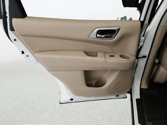 Used 2019 White Nissan SL image 25