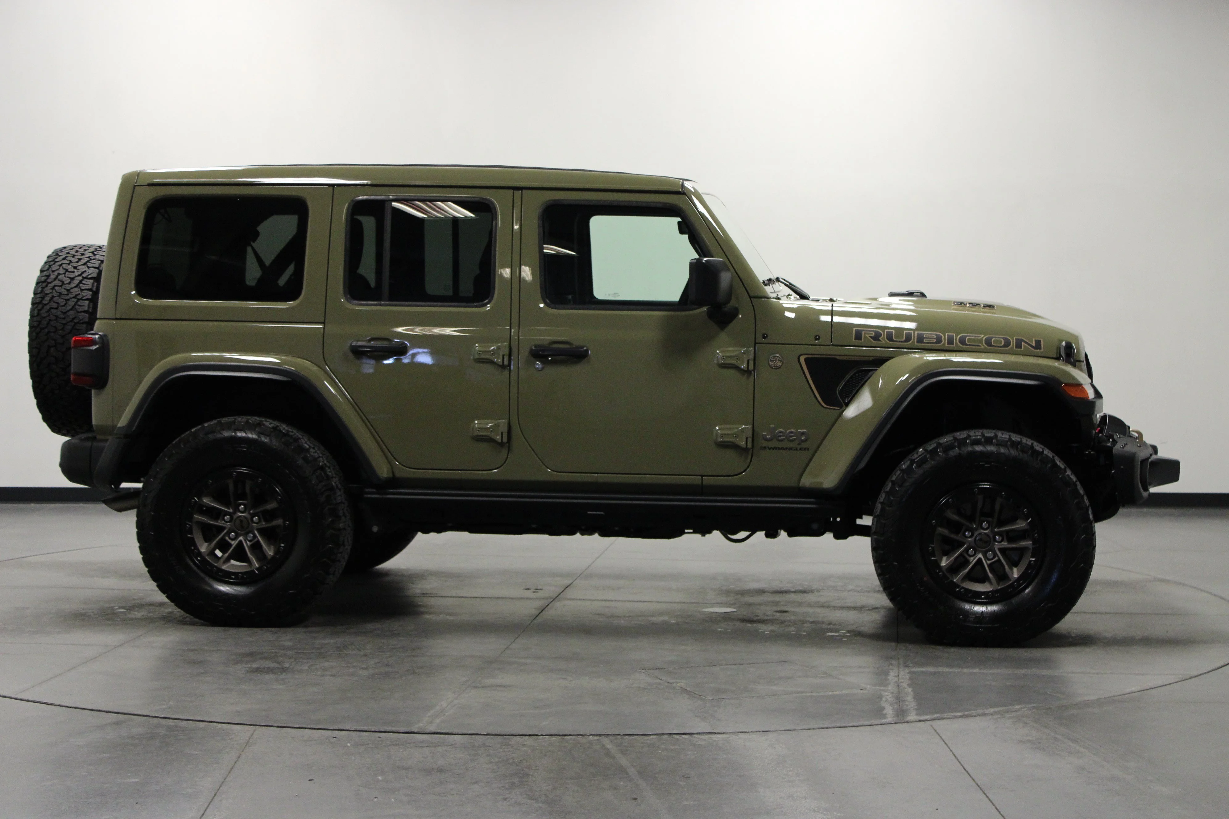 Used 2025 41 Jeep Rubicon 392 image 3