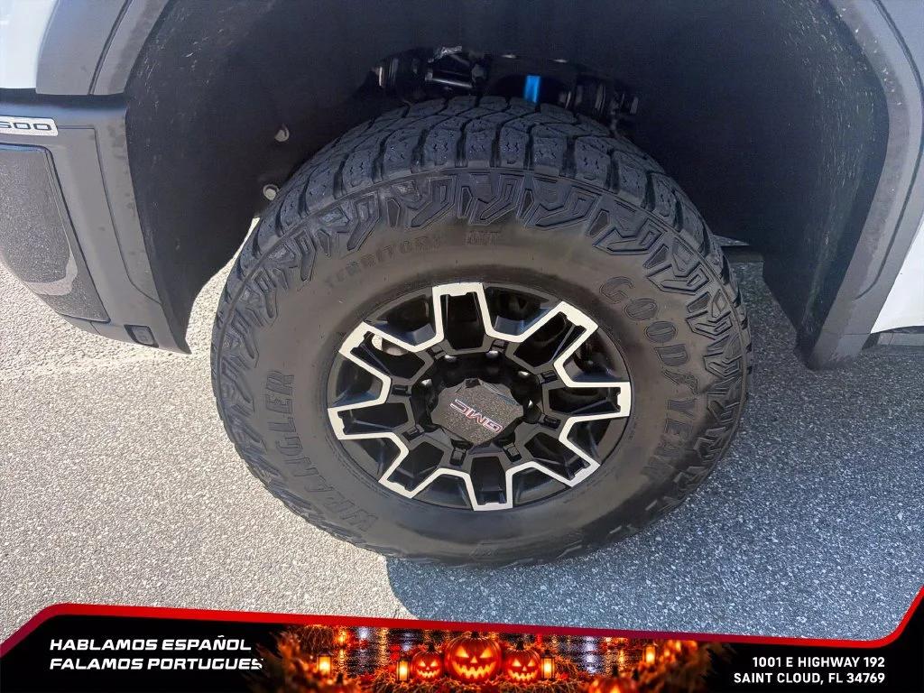 Used 2024 Summit White GMC AT4X image 10