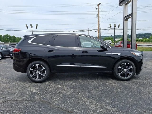Used 2021 Black Buick Essence image 8