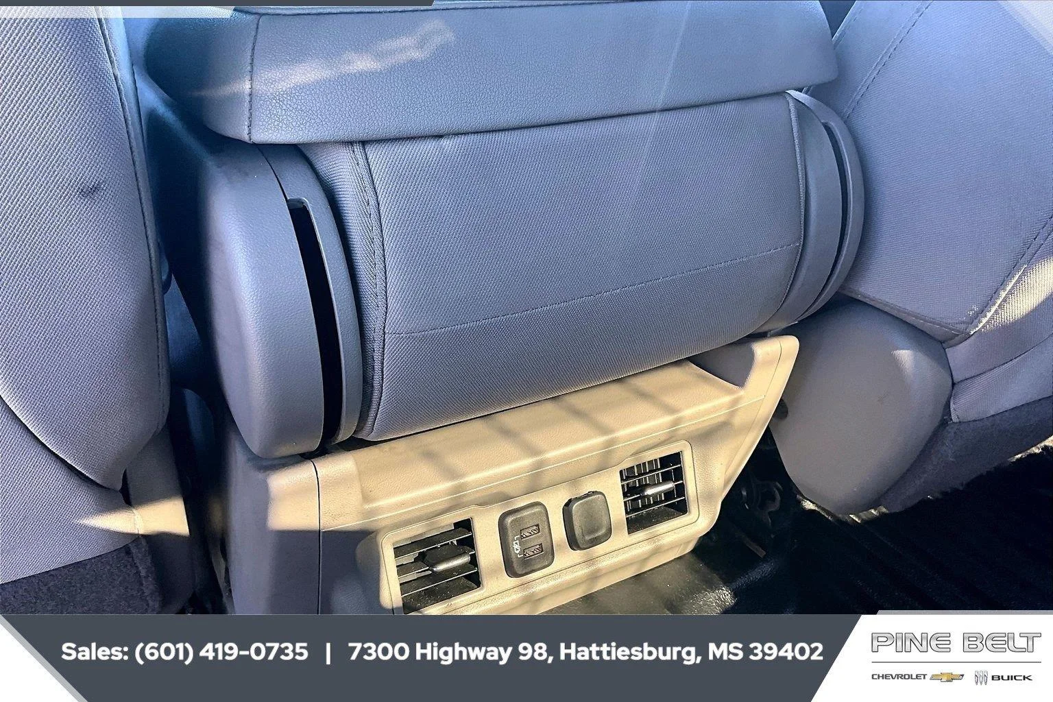 Used 2021 SUMMIT WHITE Chevrolet LT image 25