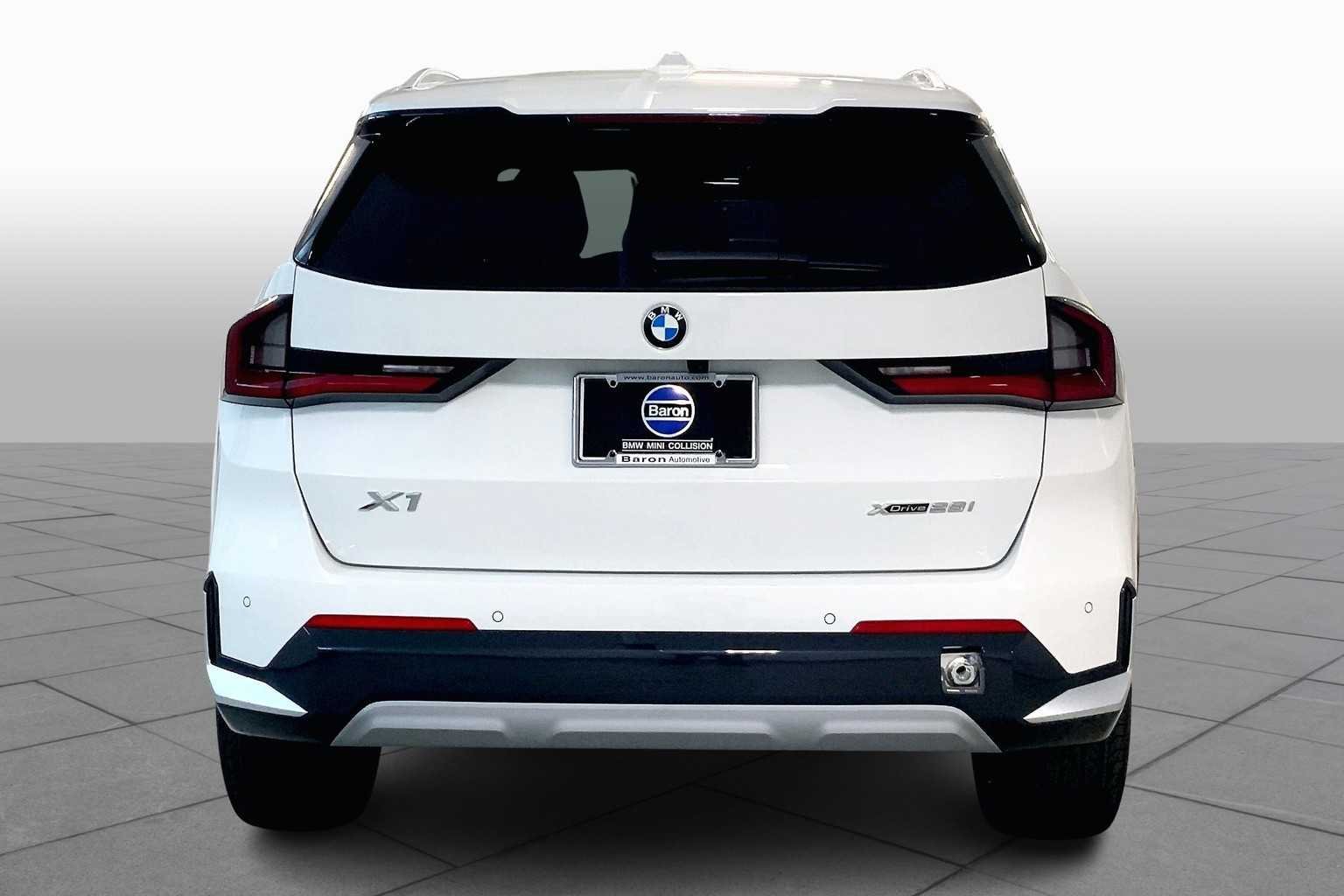 New 2026 Alpine White BMW xDrive28i image 4