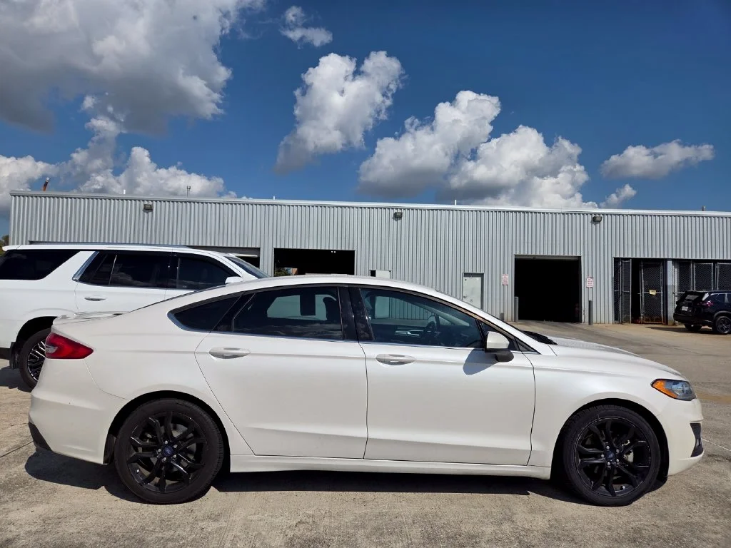 Used 2019 White Ford SE image 5