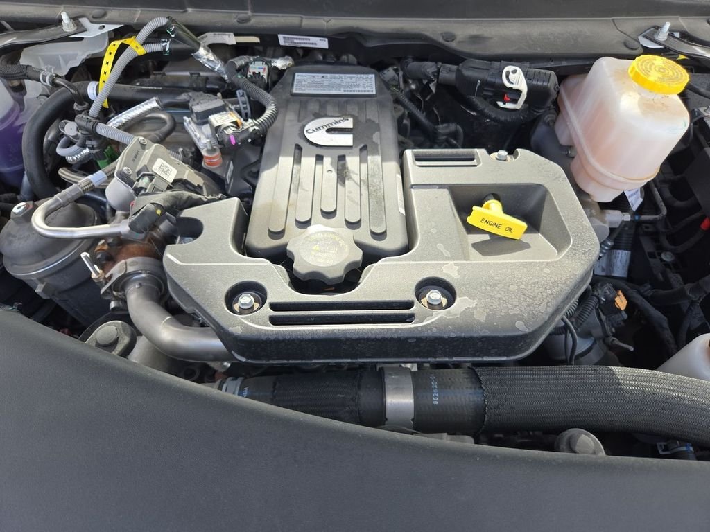 New 2026 Bright White Clearcoat RAM Tradesman image 43