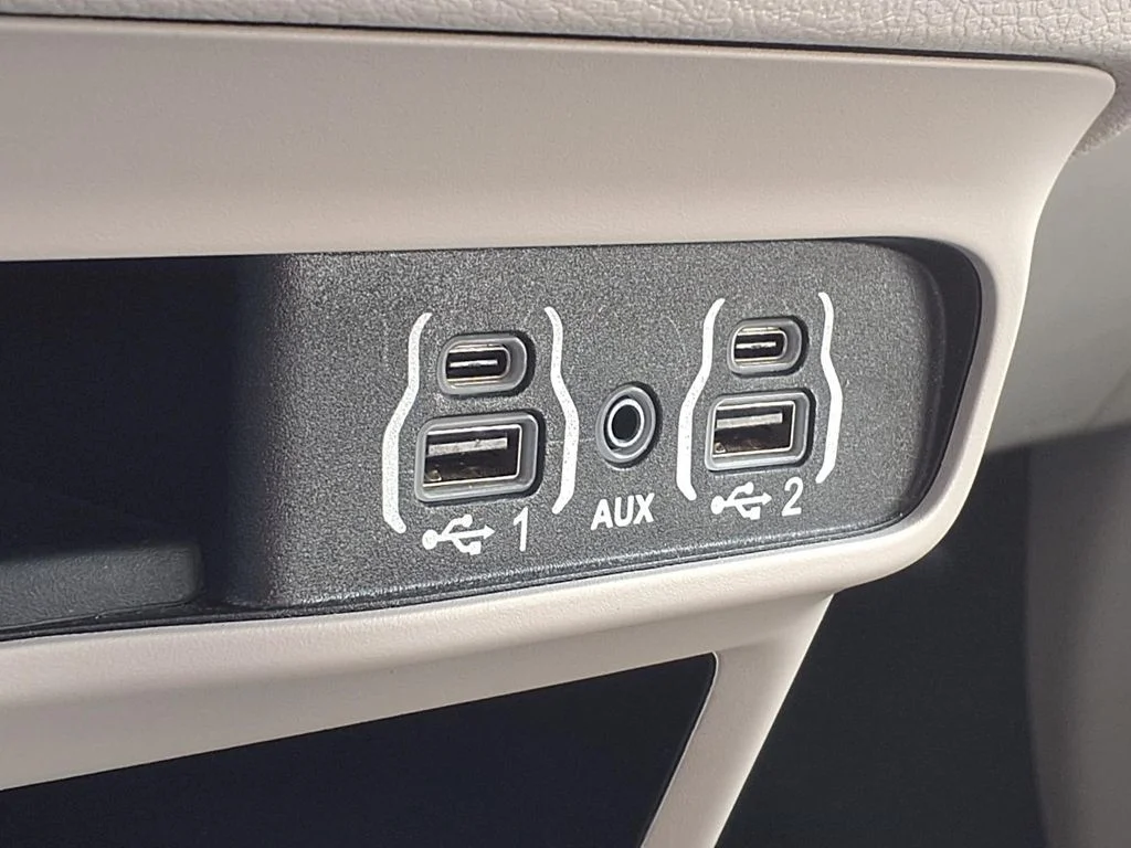 Used 2024 Silver Chrysler Touring L image 28