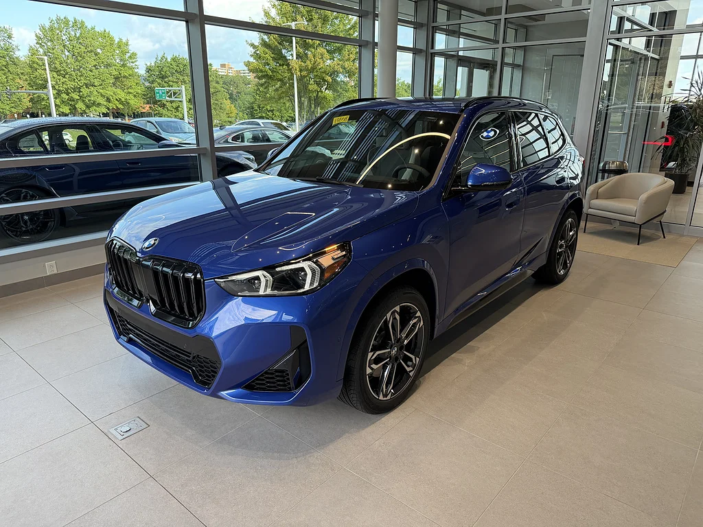 New 2027 PORTIMAO BLUE BMW X1 XDRIVE 28I image 3