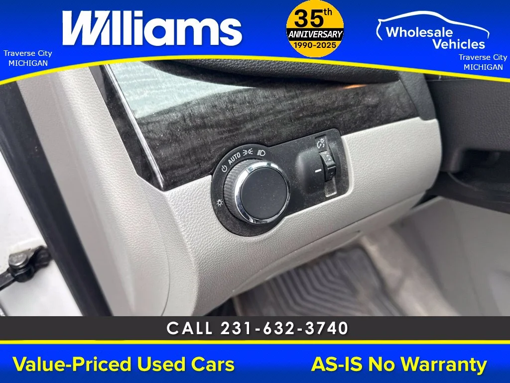 Used 2015 White Pearl Metallic Buick Base image 22