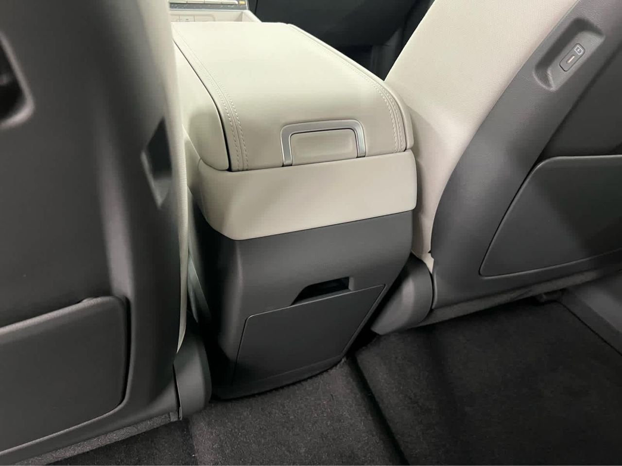 New 2026 Serenity White Hyundai SE image 31