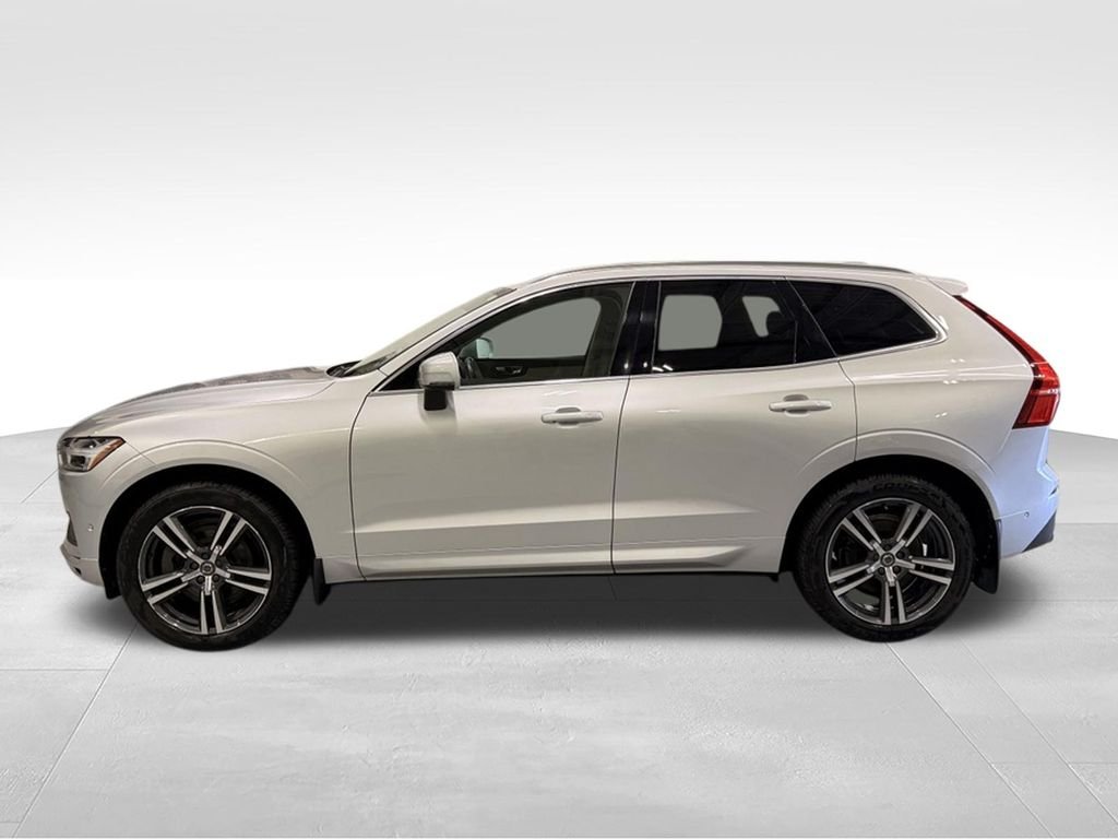 Used 2019 Silver Volvo  image 2