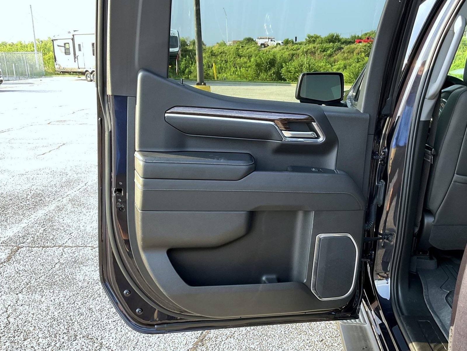 Certified Used 2023 Titanium Rush Metallic GMC Elevation image 22