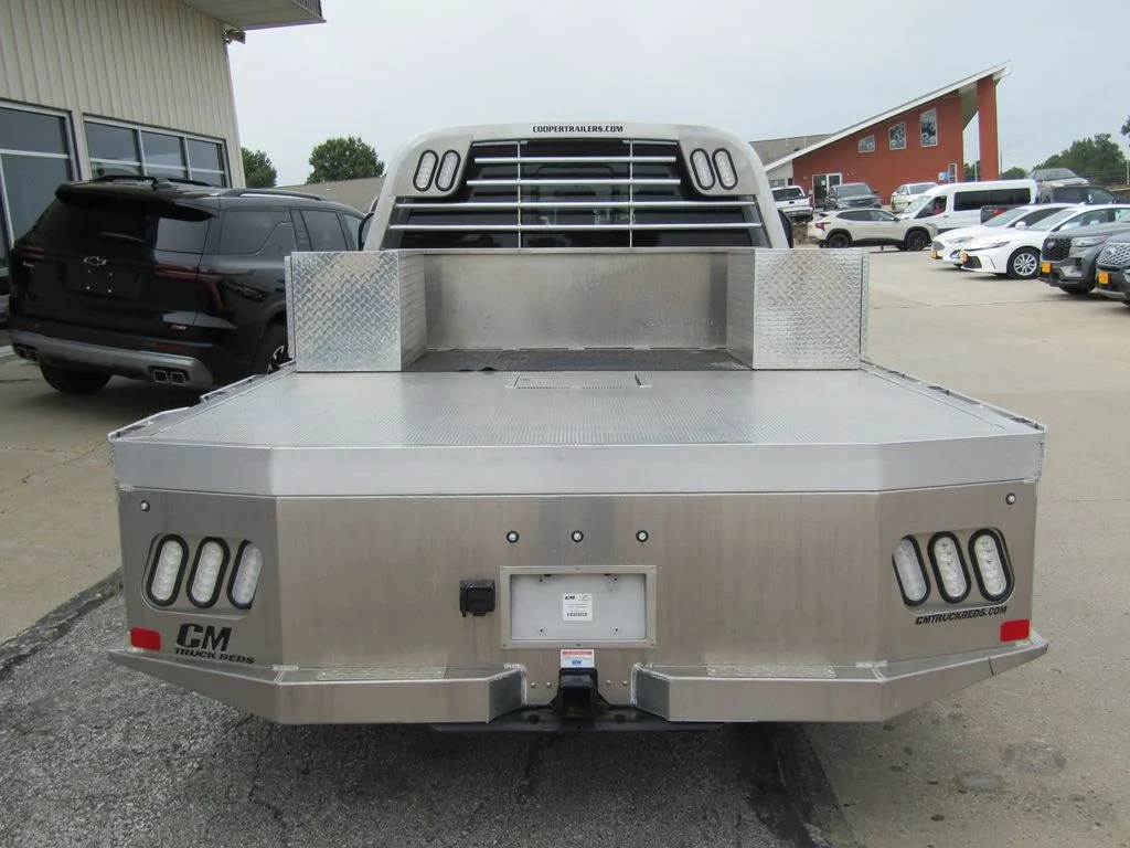 Used 2024 Gray Metallic Ford Lariat image 4