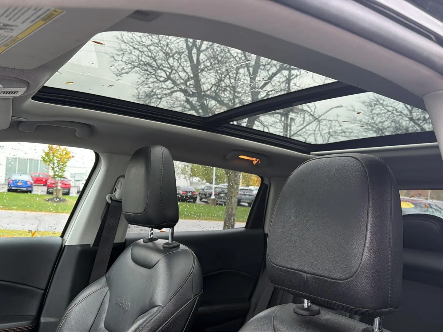 Used 2019 Pearl White Tri-Coat Jeep Limited image 18