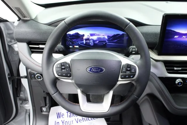 New 2026 Space White Metallic Ford Active image 42
