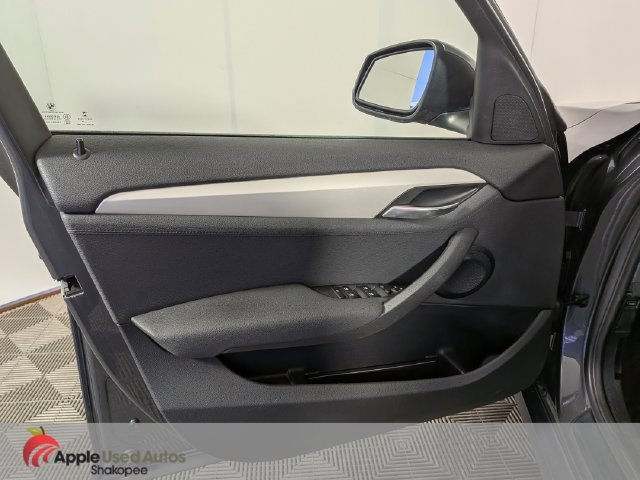 Used 2015 Gray BMW xDrive28i image 10
