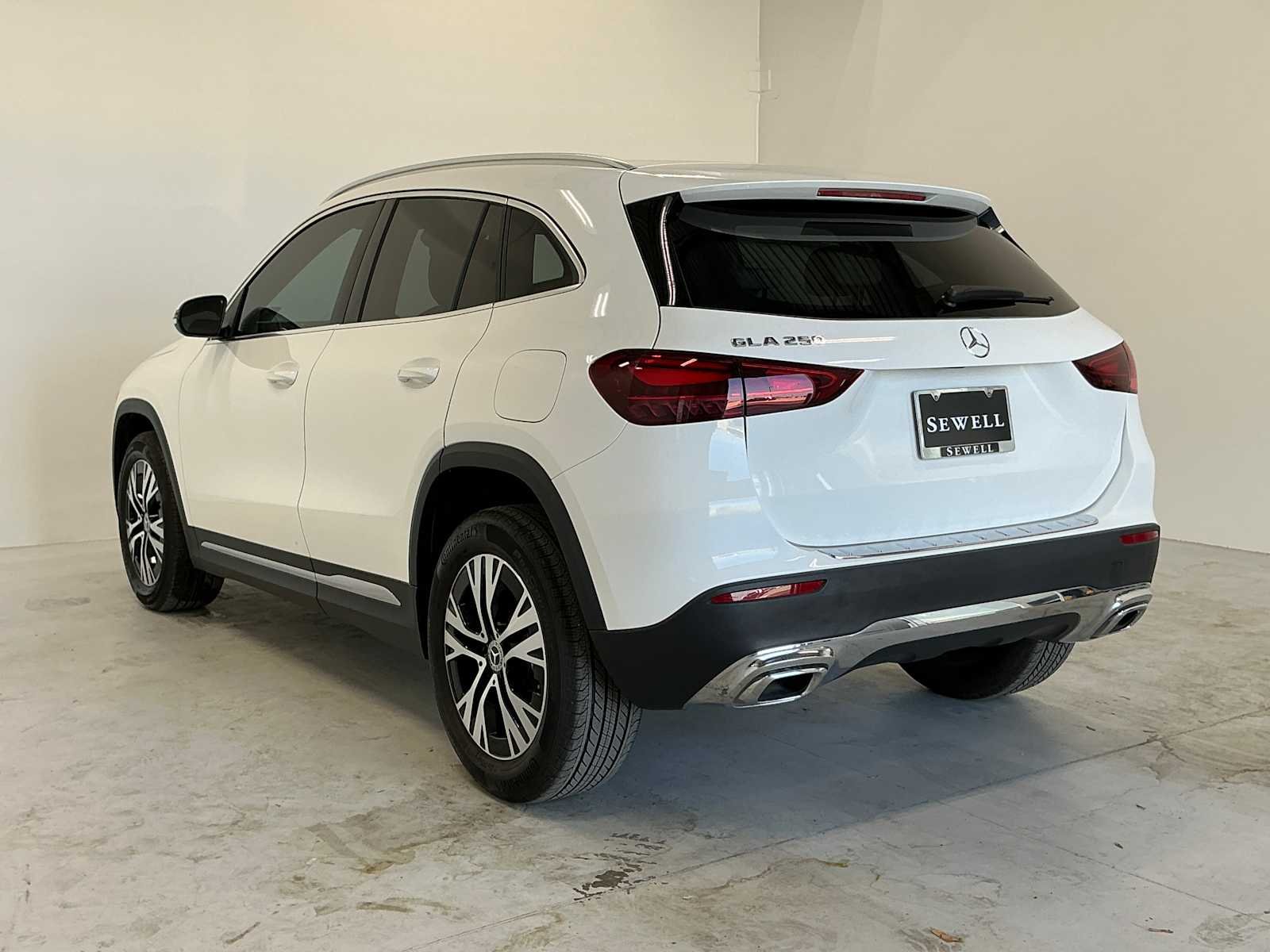 Certified Used 2026 Polar White Mercedes-Benz GLA 250 image 6