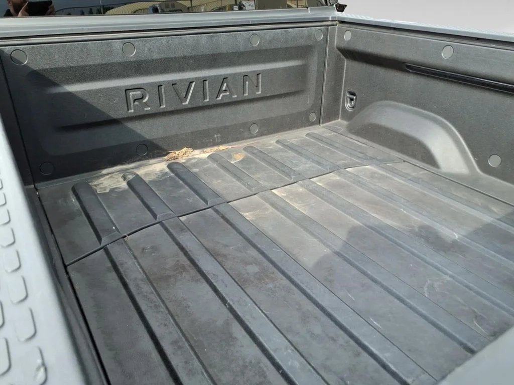 Used 2022 White Rivian Adventure image 20