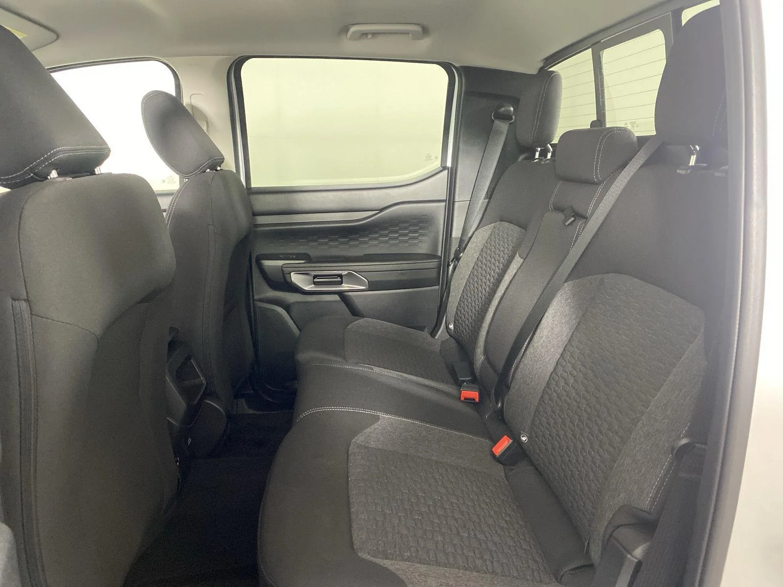 Used 2025 Oxford White Ford XLT image 25