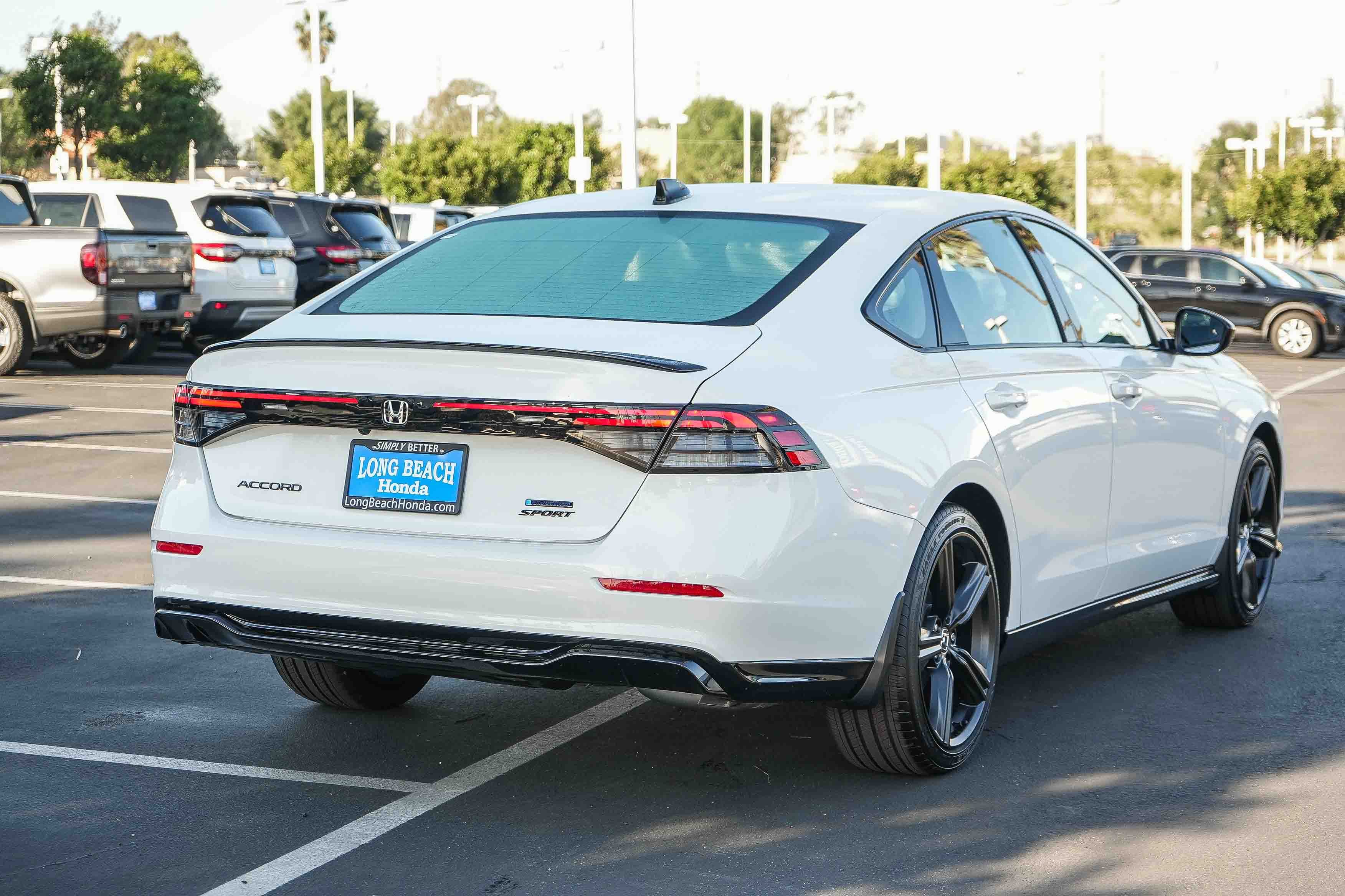 New 2026 Platinum White Pearl Honda Sport-L image 6