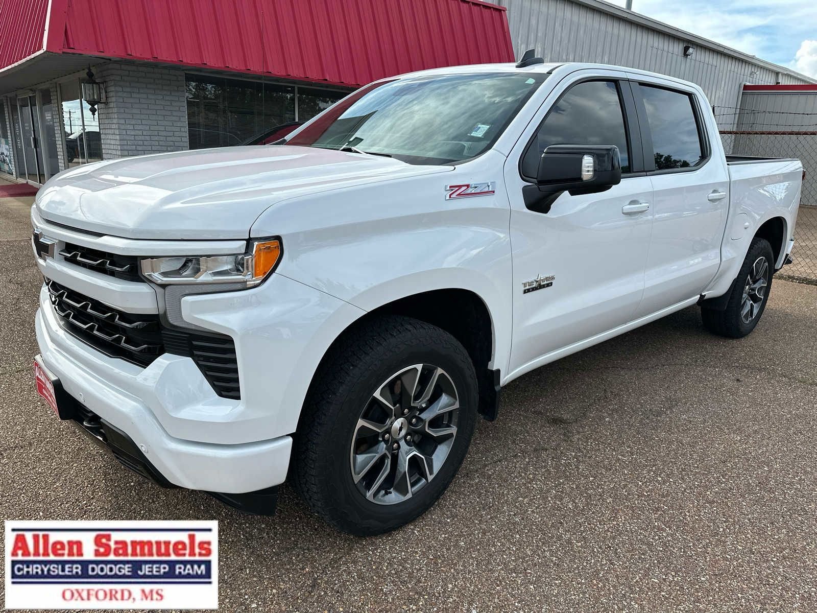 Used 2024 White Chevrolet RST image 2