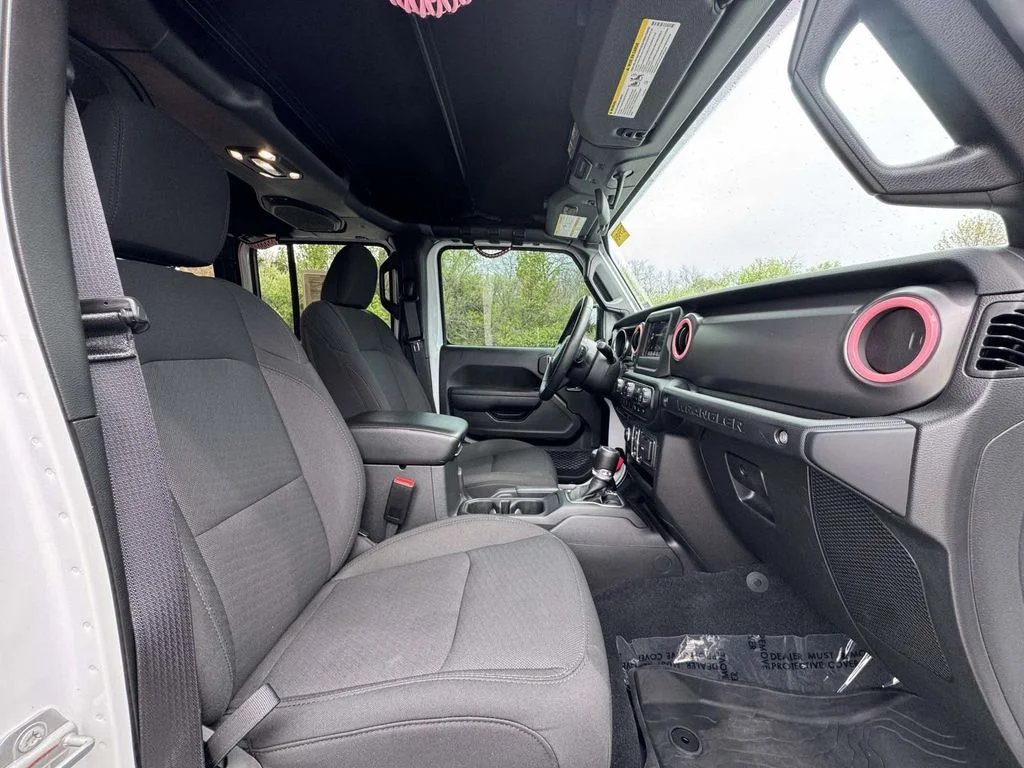 Used 2023 White Jeep Sport S image 14