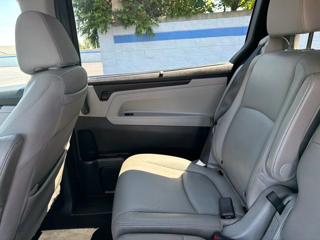 Certified Used 2018 Modern Steel Metallic Honda EX-L image 25