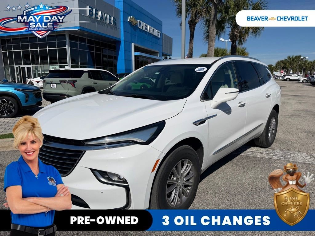2023 Buick Enclave Essence's photo