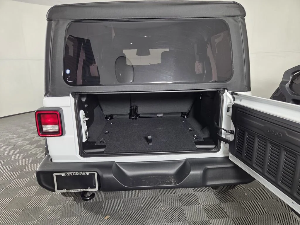 New 2026 Bright White Clear-Coat Exterior Paint Jeep Sport S image 19