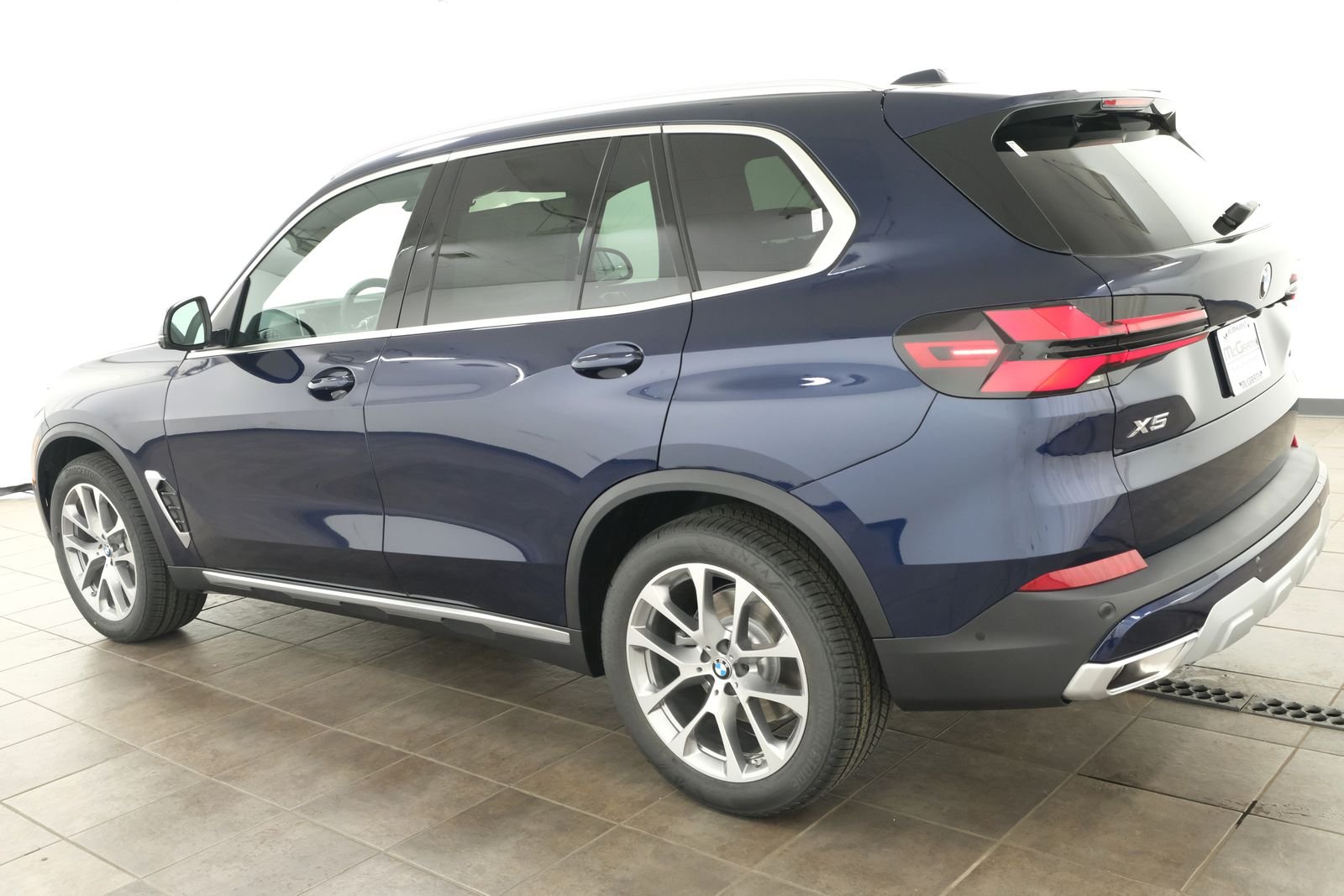 New 2026 Tanzanite Blue II Metallic BMW xDrive40i image 3