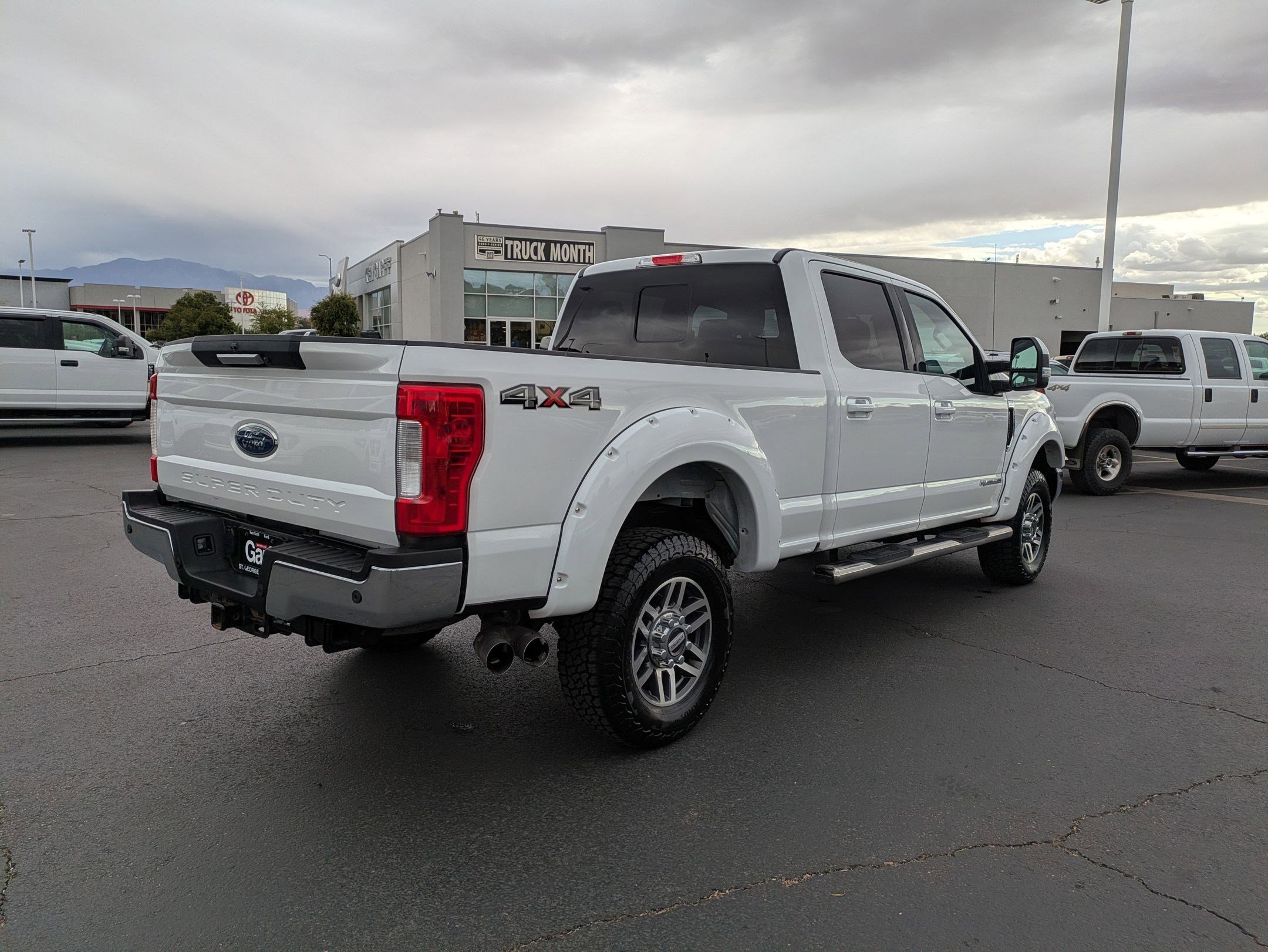 Used 2018 Oxford White Ford LARIAT image 3