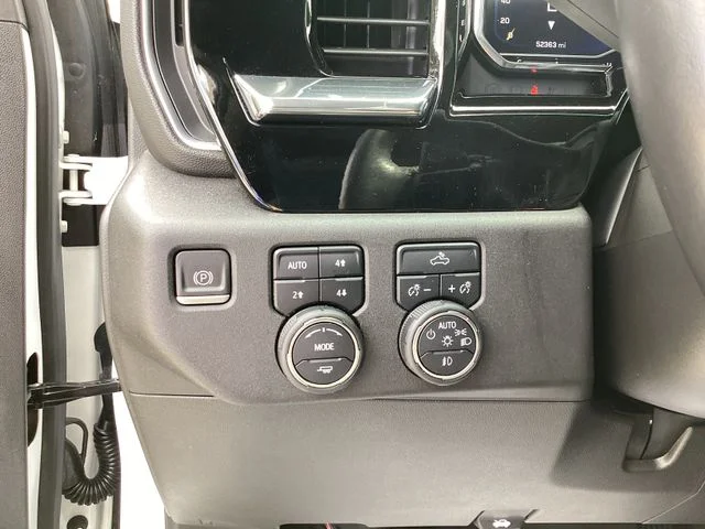 Used 2023 Summit White Chevrolet RST image 18