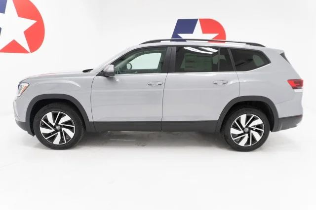 2026 Volkswagen Atlas SE w/Tech - Photo 12