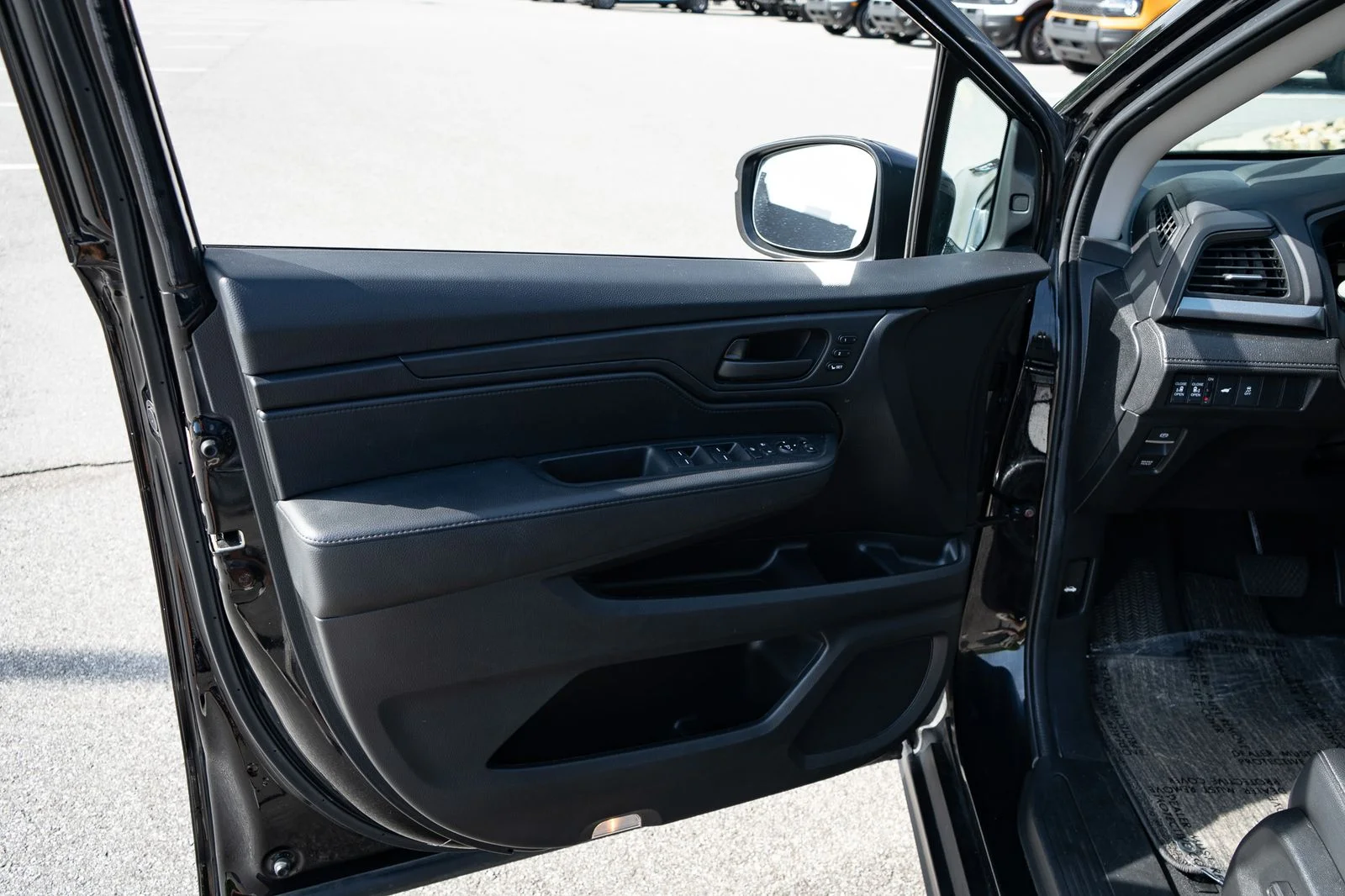 Used 2025 Black Honda EX-L image 17