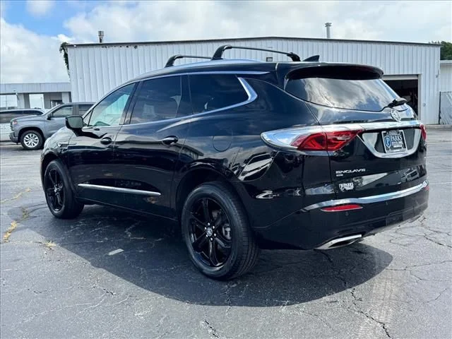 Used 2023 Black Buick Essence image 8