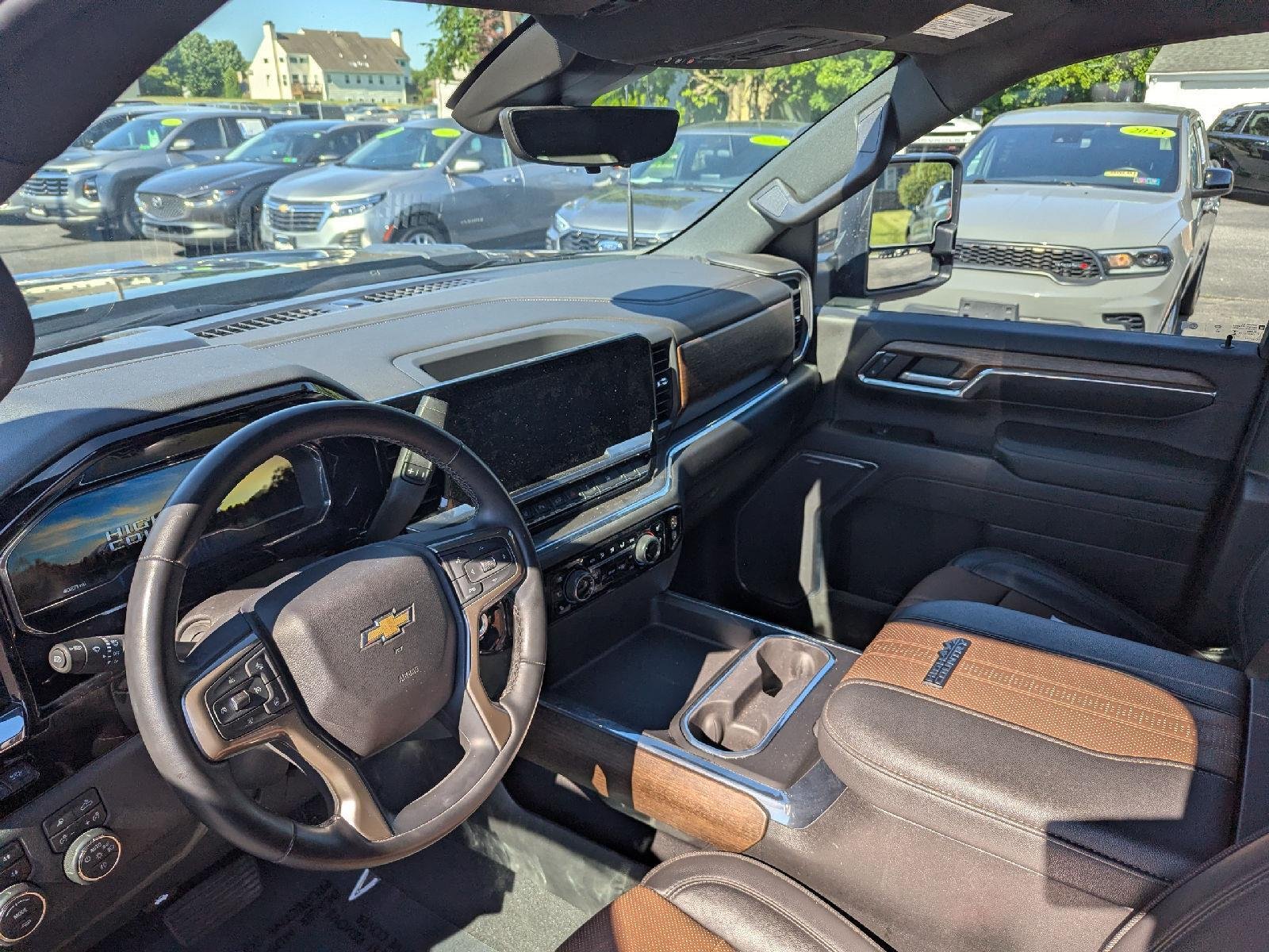 Used 2024 Black Chevrolet High Country image 10