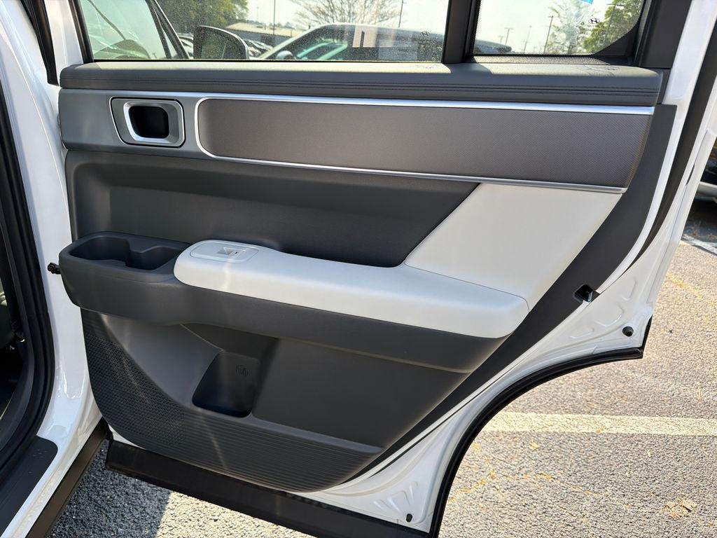 New 2026 White Hyundai SE image 16