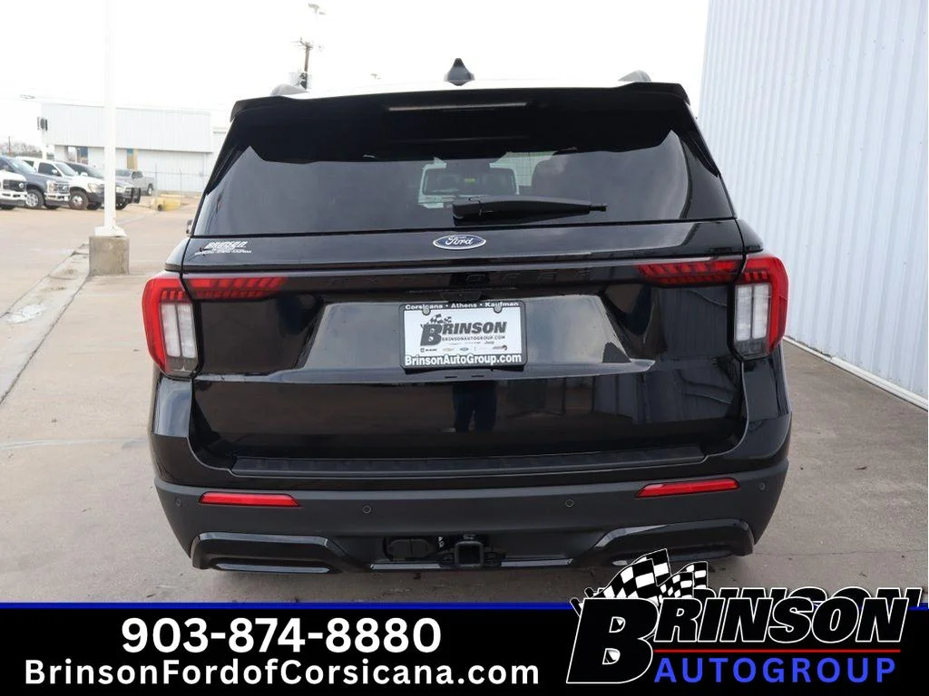 New 2026 Agate Black Metallic Ford ST-Line image 4