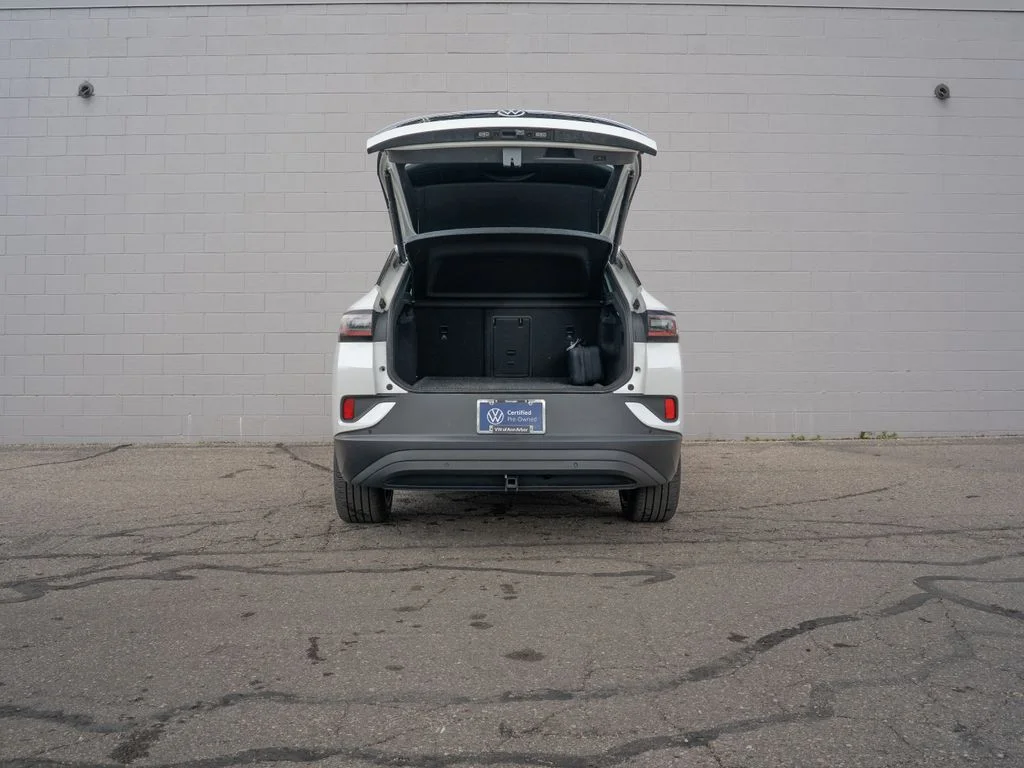 Used 2023 White Volkswagen Pro S image 14