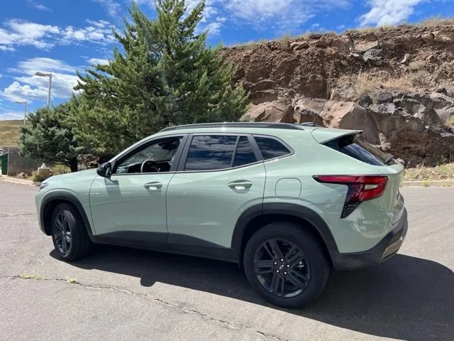 Used 2025 Cacti Green Chevrolet ACTIV image 11