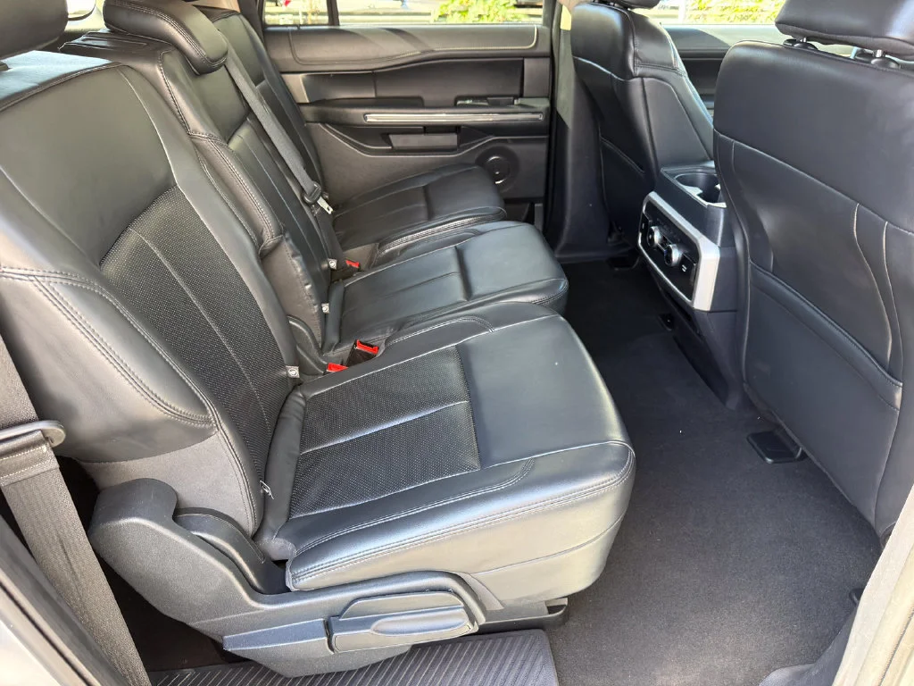 Used 2024 Silver Ford XLT image 17