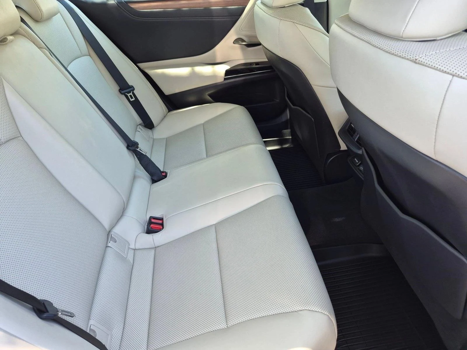 Certified Used 2025 Iridium Lexus ES 350 image 18