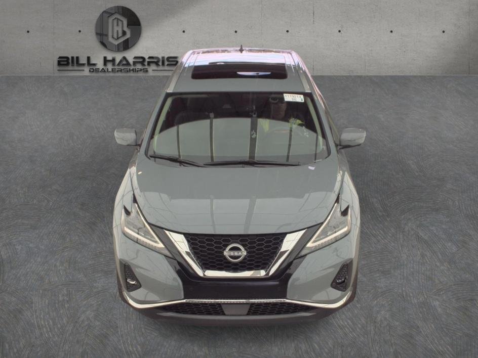 Used 2023 Gray Nissan Platinum image 2