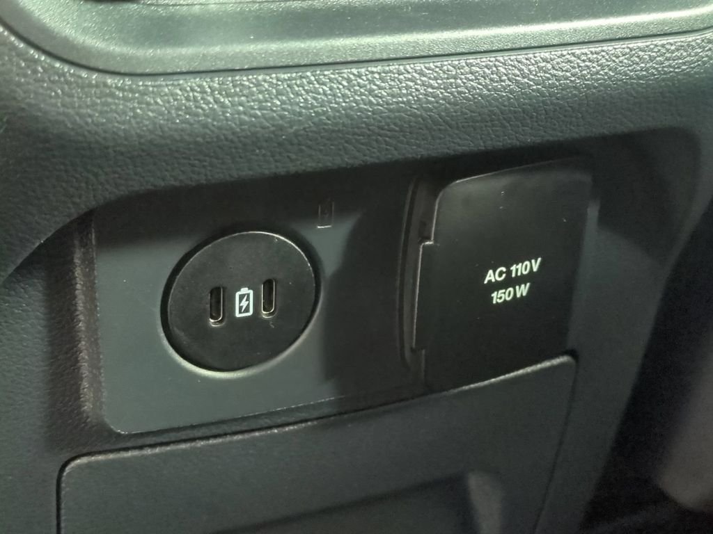 2025 Ford Explorer ST - Photo 18