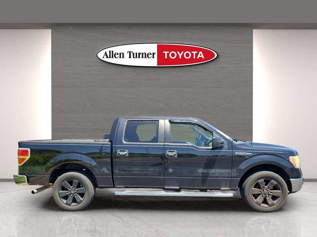 Used 2010 Black Ford XLT image 3
