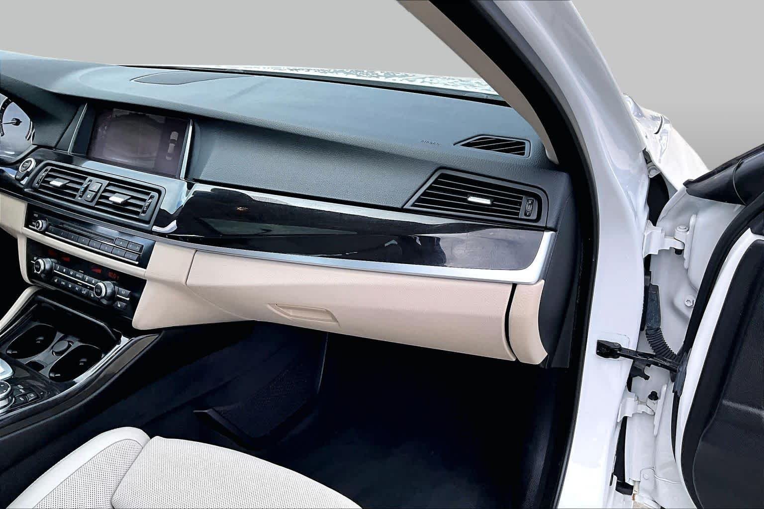 Used 2016 Mineral White Metallic BMW 535i image 18