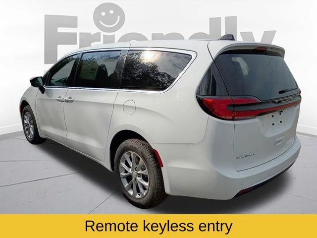 New 2027 White/off-white Chrysler Select image 7